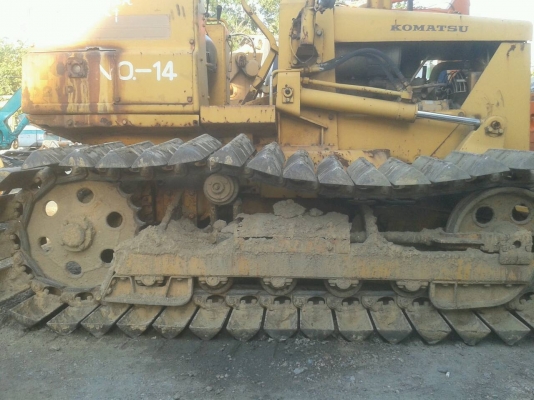รถแทรคเตอร์ KOMATSU D20P-5 ตีนเ็ป็ด รถเก่าญี่ปุ่นแท้.