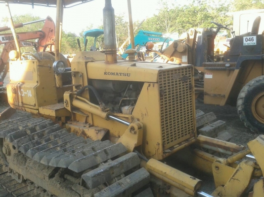 รถแทรคเตอร์ KOMATSU D20P-5 ตีนเ็ป็ด รถเก่าญี่ปุ่นแท้.