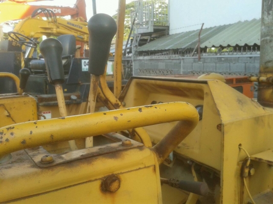 รถแทรคเตอร์ KOMATSU D20P-5 ตีนเ็ป็ด รถเก่าญี่ปุ่นแท้.