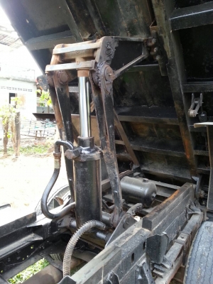 ขายรถบรรทุก6ล้อดั้ม