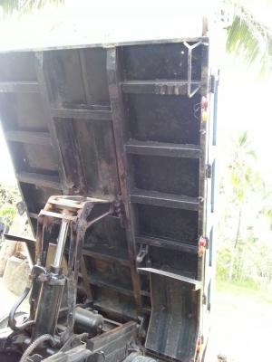 ขายรถบรรทุก6ล้อดั้ม