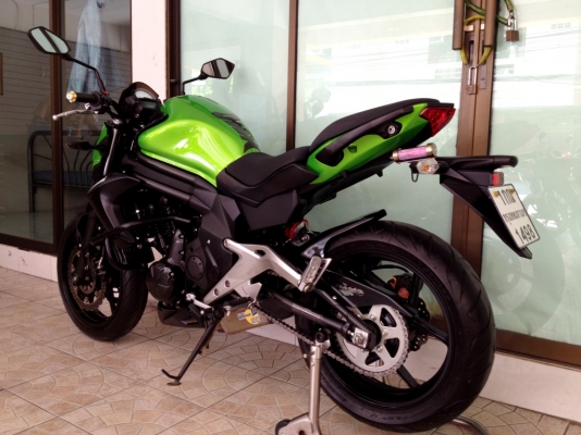 ขาย Kawasaki ER6N ปี2013 สภาพป้ายแดง แต่งเพียบ ท่อฟลู โช้คแต่ง วิ่งน้อย4xxx km.