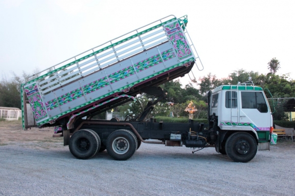 ขายด่วน 10ล้อดั้ม เฉินหลง 2เพลา ขายด่วน 10ล้อดั้ม เฉินหลง 2เพลา