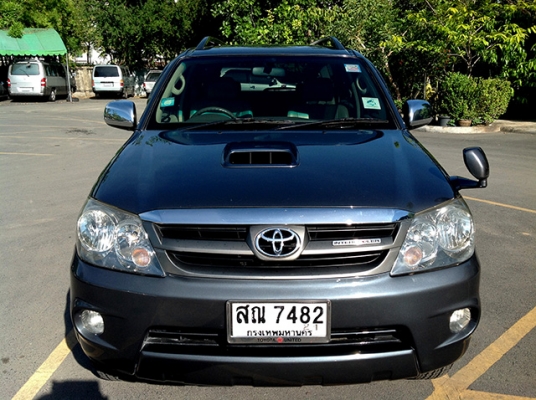 !!!!!!!!รถสวยไม่เคยมีอุบัติเหตุ ช่วงล่างดี เครื่องแน่น พร้อมลุยด้วนเกียร์ 4*4 มีแอร์แถว 3!!!!!!!!!