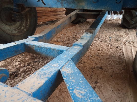 ขาย785000บาทรถ10ล้อเทเลอร์อีซูซุร็อก195แรง สวยพร้อมใช้