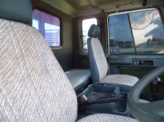 ขาย785000บาทรถ10ล้อเทเลอร์อีซูซุร็อก195แรง สวยพร้อมใช้