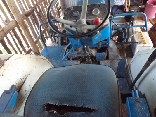 ขาย785000บาทรถ10ล้อเทเลอร์อีซูซุร็อก195แรง สวยพร้อมใช้