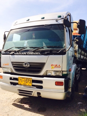 ขายหัวลากนิสสันยูดี 350 แรงม้าพร้อมหางพื้นเรียบ3เพลา