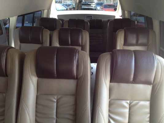 เบาะรถตู้