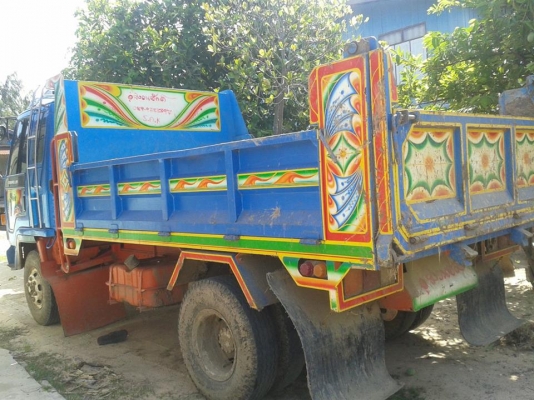 หกล้อดัมพ์ ร็อคกี้ 195 เล่มทะเบียนไม่มี มีเเต่ใบอินวอยซ์ ต่อจากอู่สงวนศักดิ์  รถสวยพร้อมใช้งาน