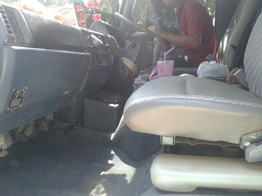 หกล้อดัมพ์ ร็อคกี้ 195 เล่มทะเบียนไม่มี มีเเต่ใบอินวอยซ์ ต่อจากอู่สงวนศักดิ์  รถสวยพร้อมใช้งาน