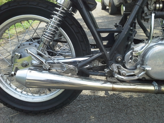 ขายYamaha Sr400cc.เครื่องแน่น สภาพตามรูป ไฟติดครบ ยางพอได้ครับ