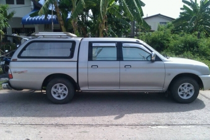 มิตซูบิชิสตาดาร์ สีบรอน 4 ประตูสภาพดี ปี 2004 มิตซูบิชิสตาดาร์ สีบรอน 4 ประตูสภาพดี ปี 2004