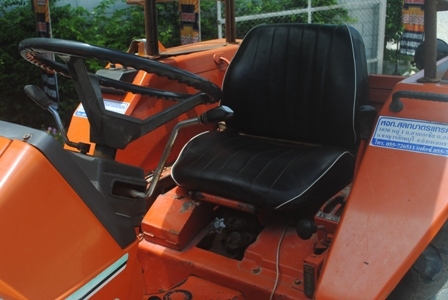 ขายรถไถ Kubota L1- 265 (4WD) พร้อมดันหน้าและผาน5 สภาพเดิมๆพร้อมใช้งาน