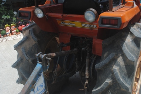 ขายรถไถ Kubota L1- 265 (4WD) พร้อมดันหน้าและผาน5 สภาพเดิมๆพร้อมใช้งาน
