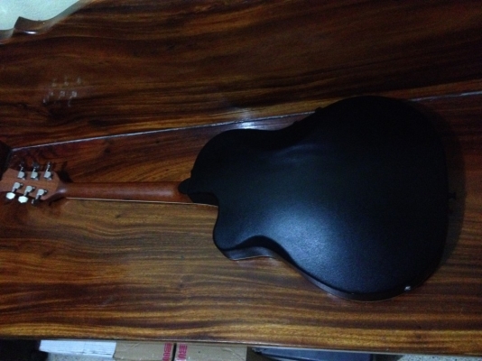 กีต้าโปร่งไฟฟ้าหลังเต่า ReeD MAN TOKYO IN JAPANสภาพ90สวยๆ