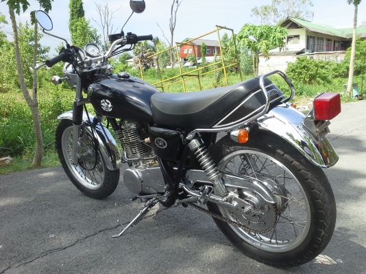 ขายYamaha Sr400cc.ปี2002 เครื่องแน่น สภาพตามรูป ไฟติดครบ