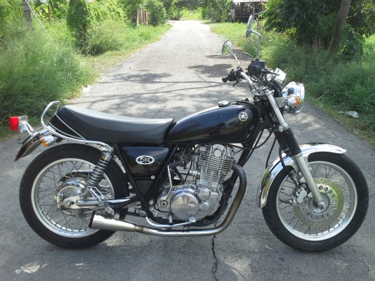 ขายYamaha Sr400cc.ปี2002 เครื่องแน่น สภาพตามรูป ไฟติดครบ