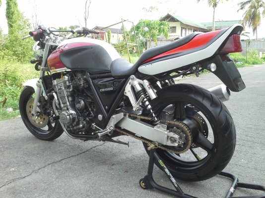 ขาย Honda Cb1000cc.เอกสารอินวอยร์+สรรพสามิตรถพร้อมใช้ครับ