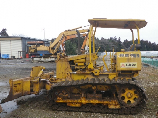 ขายด่วนรถแทรคเตอร์ตีนตะขาบ Mitsubishi  BD2F ใบมีด 6 ทิศทางนำเข้าเองจากญี่ปุ่นโดยตรง สภาพสวย