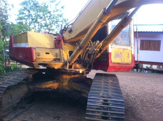 ขาย KOMATSU PC200-3 สภาพพร้อมใช้งานเครื่องดีปั้มดี โซ่เต็มเอวแน่น เอกสารเล่มทะเบียน