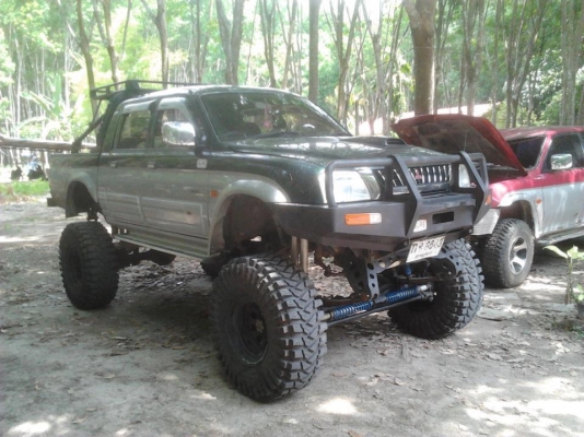 กันชนหน้าทรง ARB ใส่ strada