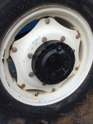 ต้องการขายรถไถFORD 1,180,000