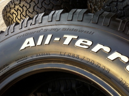 ขายยาง BF Goodrich All-terrain ขนาด 265 70 r16 ปี3211