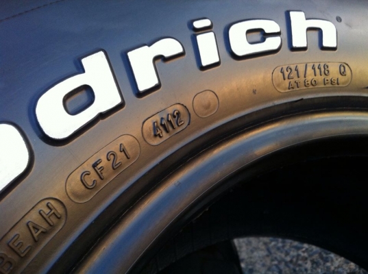 ขายยาง BF Goodrich Mud-Terrain KM2 265 70 r17 ดอก1.2ซม