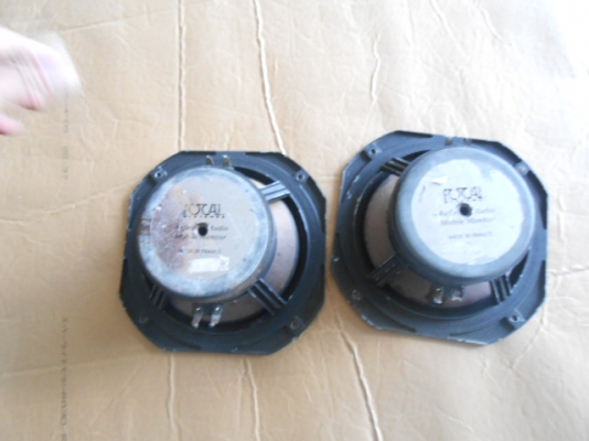 ลำโพง 8  นิ้ว FOCAL V 2