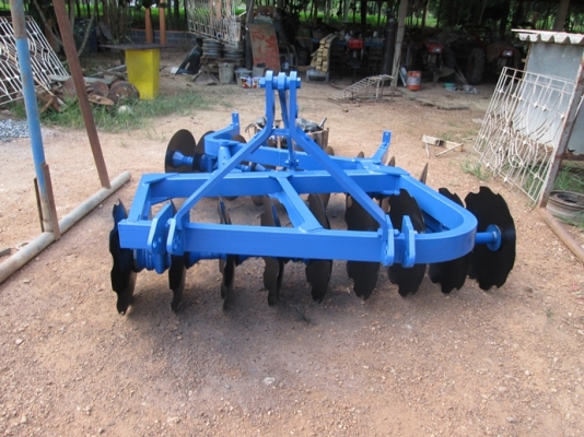 ผานฟอร์ด   ผานพรวน หรือ ซอย   18  จานครับ