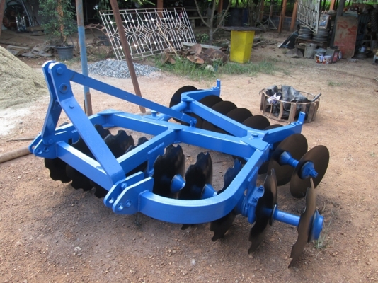 ผานฟอร์ด   ผานพรวน หรือ ซอย   18  จานครับ