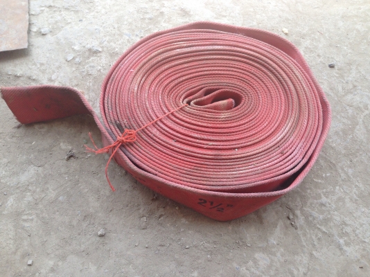 ขายสายดับเพลิง ขนาด 2.5 นิ้ว ยาว 20 เมตร made in Switzerland สภาพสวย มีหลายเส้นครับ