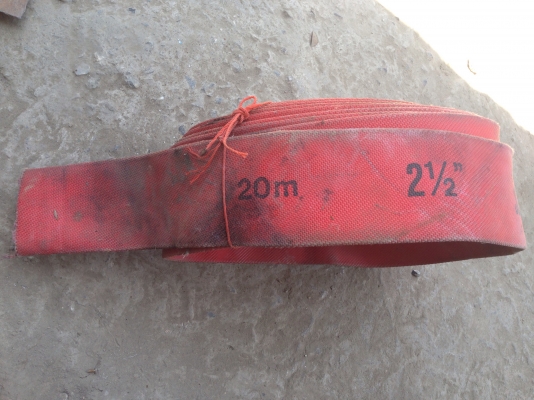 ขายสายดับเพลิง ขนาด 2.5 นิ้ว ยาว 20 เมตร made in Switzerland สภาพสวย มีหลายเส้นครับ