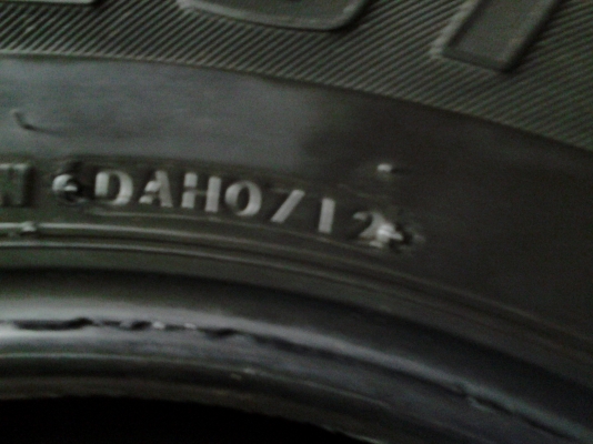 ยาง บริสโตน 255/65/17 ปี12 ดอกหนาๆนุ่มๆ