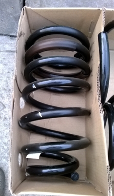 สปริงเดิมถอดจากรถป้ายแดง Hyundai H1 ยังไม่ได้ลงพื้นถนน