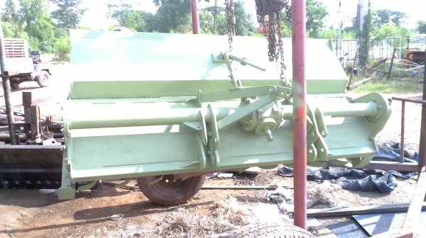 มีอุปกรณ์แทรกเตอร์ขายหลายอย่าง สำหรับแทรกเตอร์ 45 แรง โรตารี่ ผานดัน ผานพรวน ผานไถบุกเบิก คีบอ้อย