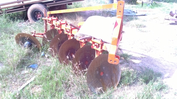 มีอุปกรณ์แทรกเตอร์ขายหลายอย่าง สำหรับแทรกเตอร์ 45 แรง โรตารี่ ผานดัน ผานพรวน ผานไถบุกเบิก คีบอ้อย