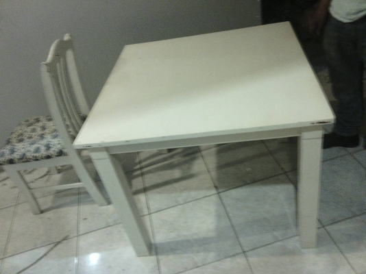 ชุดโต๊ะเก้าอี้