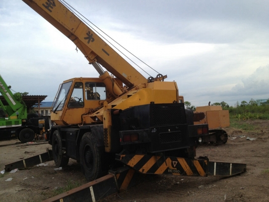 เครน ROUGH TERRAIN CRANE TR-160M-2