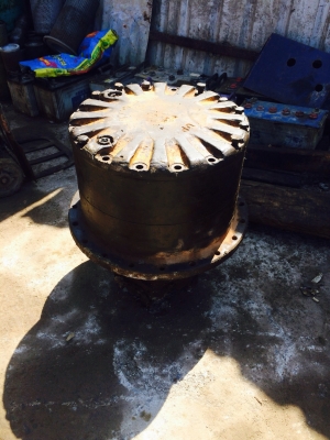 ขายด่วนตัวเดิน komatsu 200-5 (ตัวเดินจีบ)