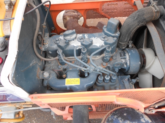 ขายถูกรถไถคูโบต้า รุ่น B6001 4WDเก่านอก คันนี้มาใหม่คับขายถูกๆ