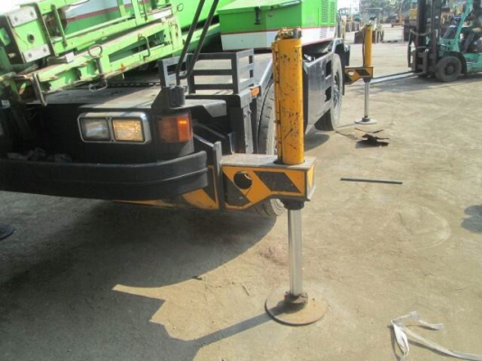 ขายรถเครน KOBELCO ROUGH TERRAIN CRANE