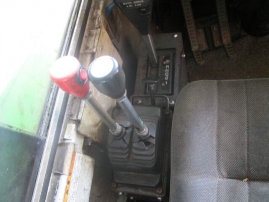 ขายรถเครน KOBELCO ROUGH TERRAIN CRANE