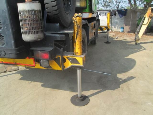 ขายรถเครน KOBELCO ROUGH TERRAIN CRANE