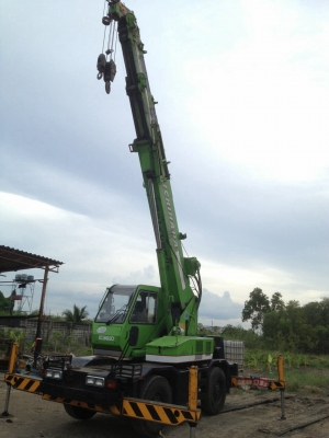 ขายรถเครน KOBELCO ROUGH TERRAIN CRANE