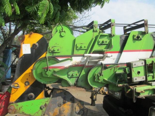 ขายรถเครน KOBELCO ROUGH TERRAIN CRANE