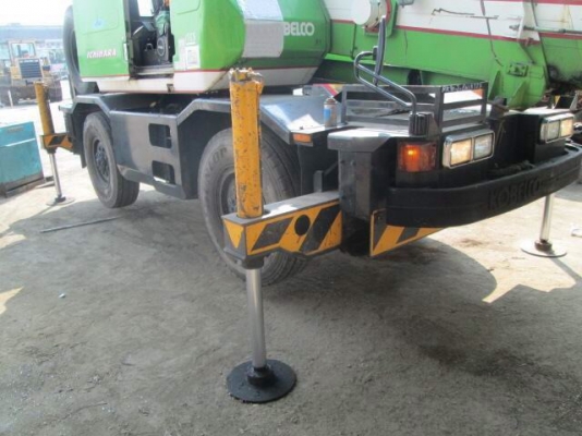 ขายรถเครน KOBELCO ROUGH TERRAIN CRANE