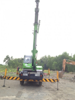 ขายรถเครน KOBELCO ROUGH TERRAIN CRANE