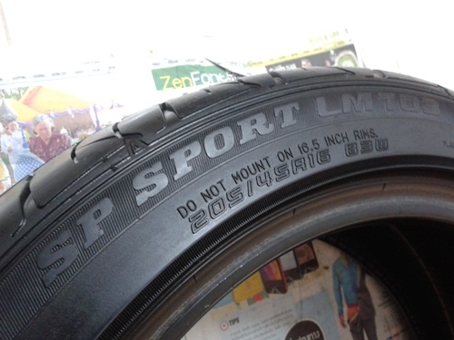ยาง,205-45-16 DUNLOP LM703 ปี12สวยจัดหนึ่งคู่ 2,500
